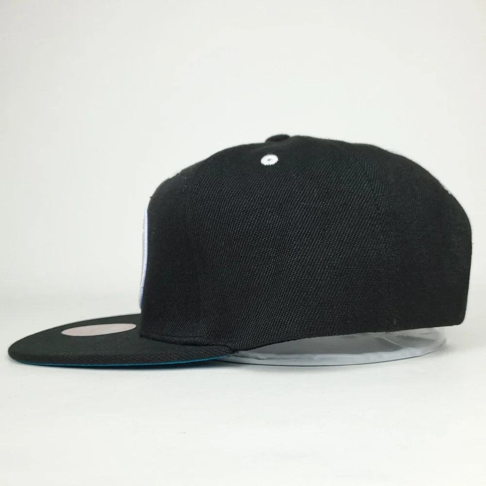 Dallas Mavs Mitchell & Ness Snapback Cap Hat White 3D Logo Black Mavericks NWT‎